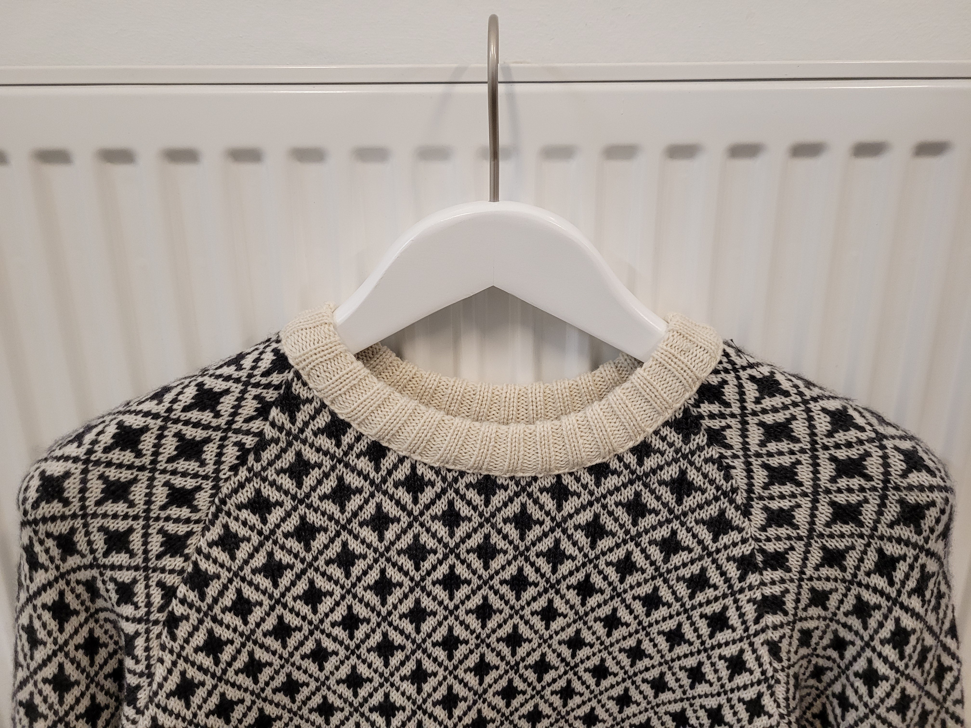 Wood Wool Hanger